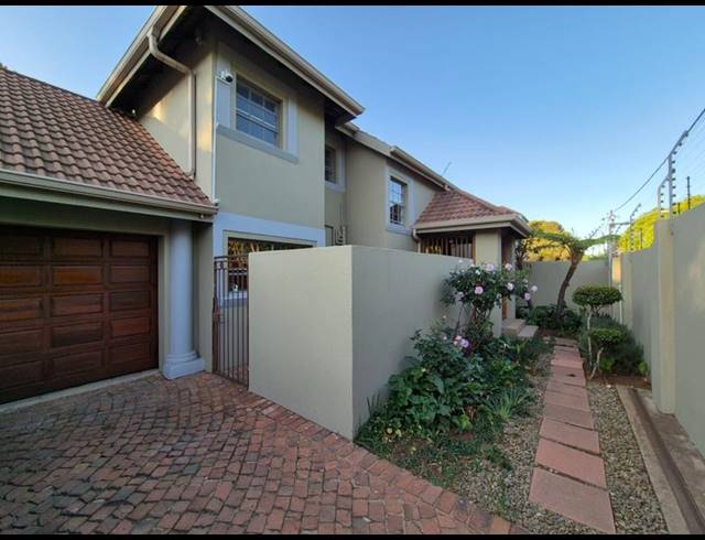 3 BEDROOM HOUSE FOR SALE IN MENLO PARK